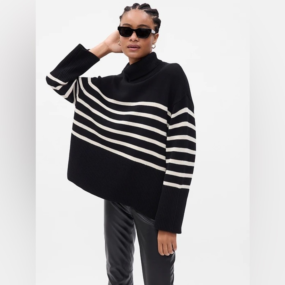 Gap L 100% Cotton Split-Hem Turtleneck Sweater